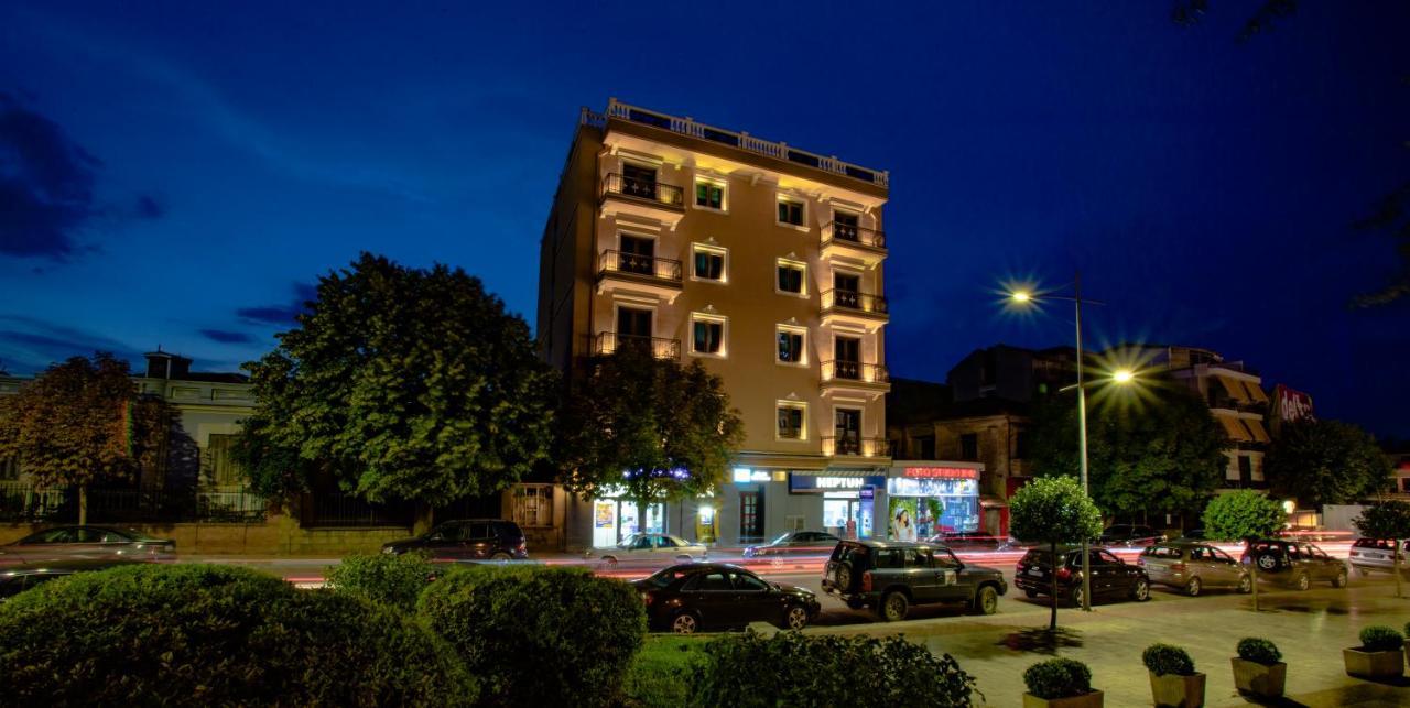 Christi'S Hotel Borova Корча Екстер'єр фото