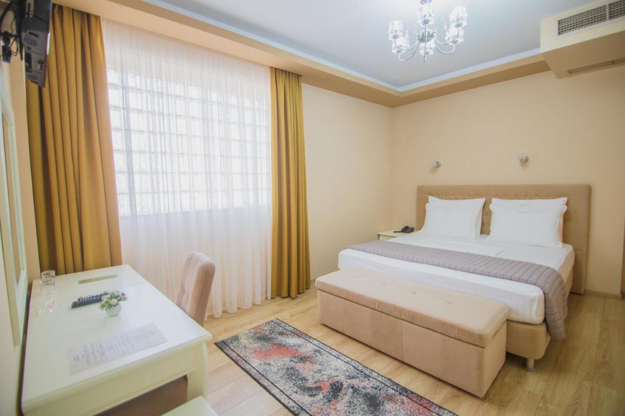 Christi'S Hotel Borova Корча Екстер'єр фото